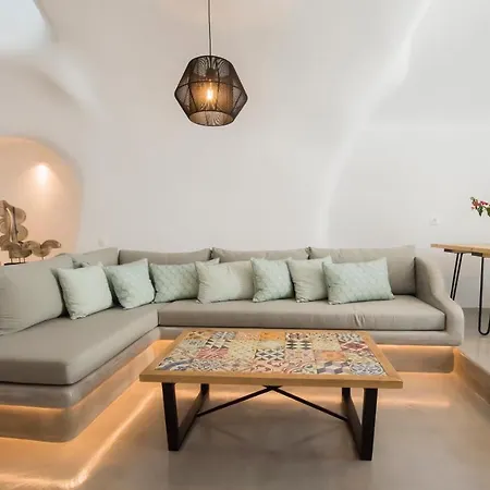 アパートホテル Aqua Serenity Luxury Santorini 3*