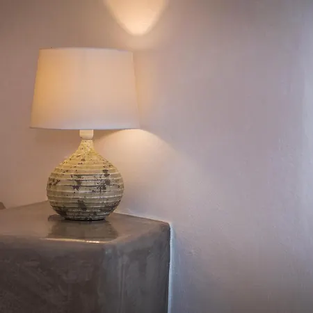 Aqua Serenity Luxury Santorini 3* Foinikiá