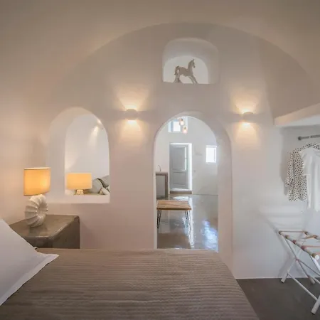 Aqua Serenity Luxury Santorini Appart hôtel Foinikiá