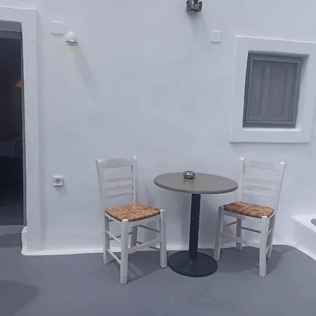 Aqua Serenity Luxury Santorini Apart Otel Foinikiá