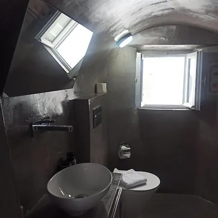 Aqua Serenity Luxury Santorini Apart Otel Foinikiá