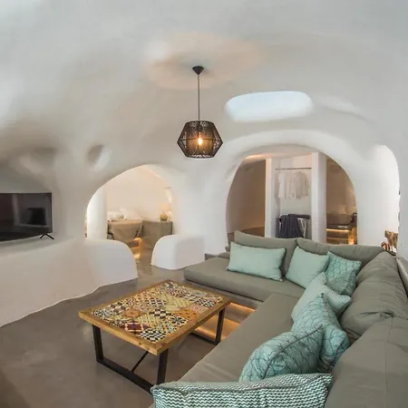 Aqua Serenity Luxury Santorini