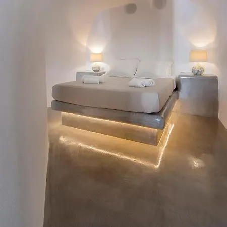 Aqua Serenity Luxury Santorini 3*