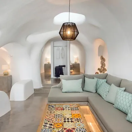 Aqua Serenity Luxury Santorini Apart Otel 3*