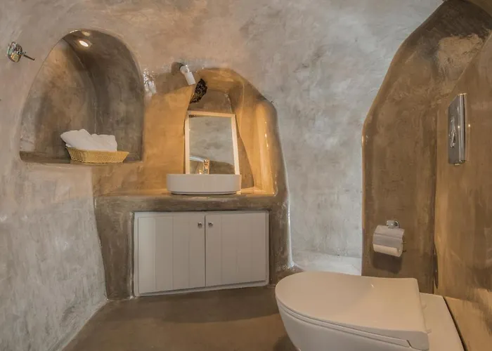 Aqua Serenity Luxury Santorini 3*