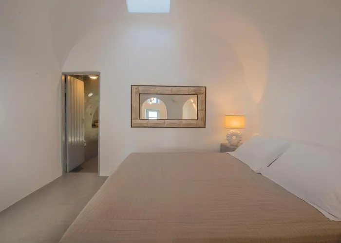 Aqua Serenity Luxury Santorini מלון דירות