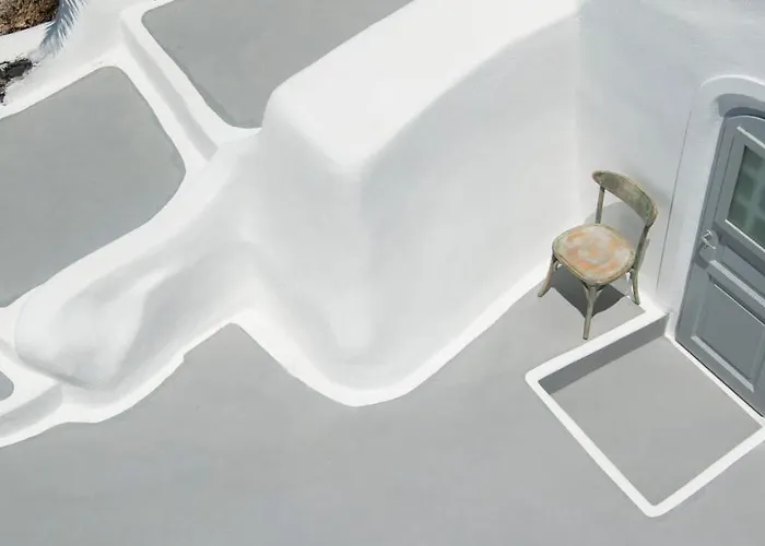 Aqua Serenity Luxury Santorini מלון דירות 3*