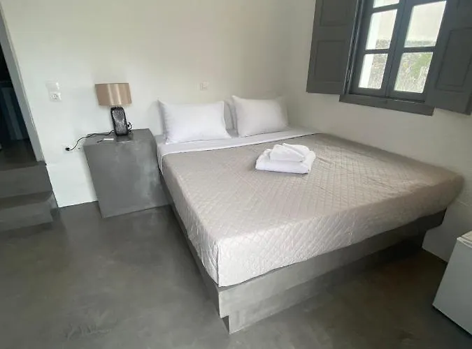 Aqua Serenity Luxury Santorini מלון דירות