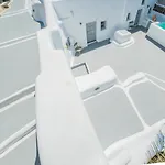 Aqua Serenity Luxury Santorini Apartmanhotel 3*