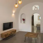 Aqua Serenity Luxury Santorini Apartmanhotel 3*