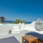 Aqua Serenity Luxury Santorini 3* Finikiá