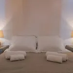 Aqua Serenity Luxury Santorini Apartmanhotel Finikiá