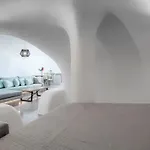 Aqua Serenity Luxury Santorini Apartmanhotel Finikiá