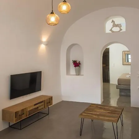 Aqua Serenity Luxury Santorini Lägenhetshotell 3*