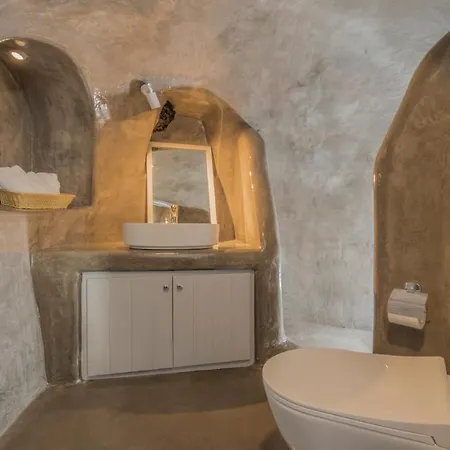 Aqua Serenity Luxury Santorini 3*