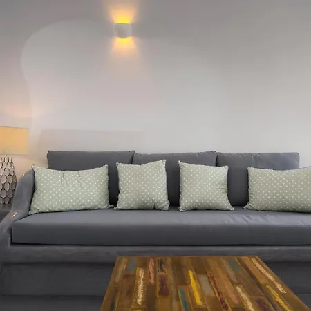 Aqua Serenity Luxury Santorini 3*