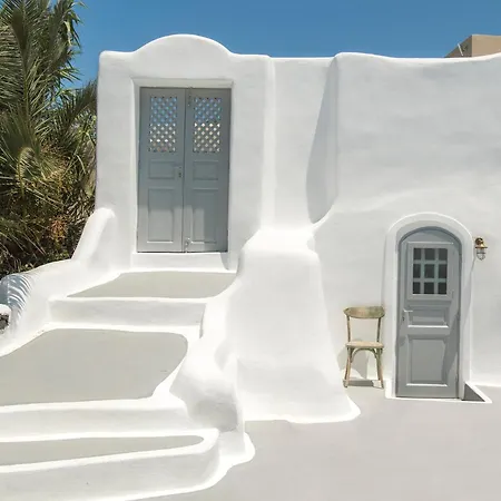 Aqua Serenity Luxury Santorini Apartmanhotel Finikiá