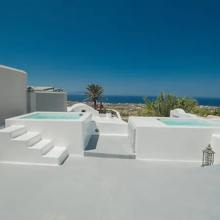 Aqua Serenity Luxury Santorini 3* Finikiá