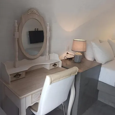 Lägenhetshotell Aqua Serenity Luxury Santorini Foinikiá