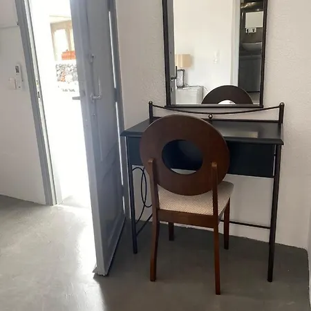 Aqua Serenity Luxury Santorini Apartmanhotel 3*