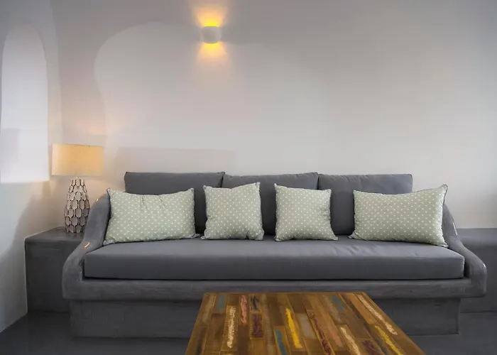 Aqua Serenity Luxury Santorini 3*