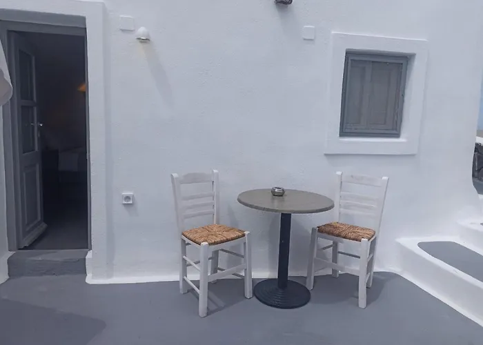 Aqua Serenity Luxury Santorini Lejlighedshotel Foinikiá