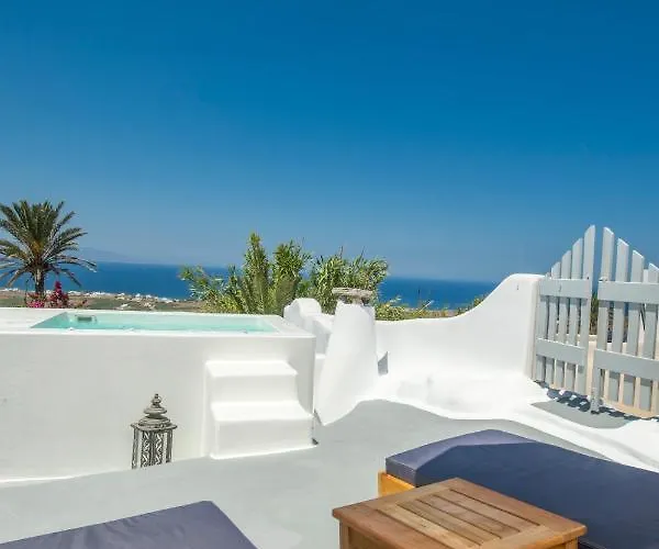 Aqua Serenity Luxury Santorini 3* Foinikiá
