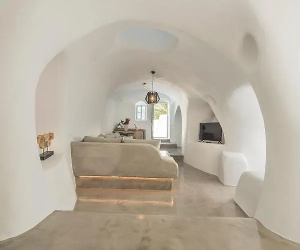 Aqua Serenity Luxury Santorini